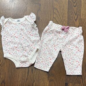 NWOT adorable floral set